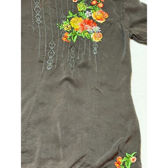 Johnny Was Floral Embroidered Crinkle Rayon Button Up Blouse Small Lightweight - Picture 6 of 7